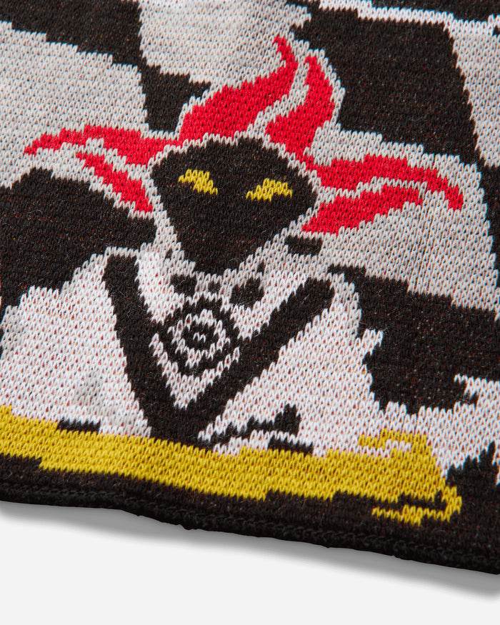 Umbro It All Ends In Tears Scarf Grey Red Black Gloves and Scarves Scarves and Warmneck UBMW2100YA34 GRY0032