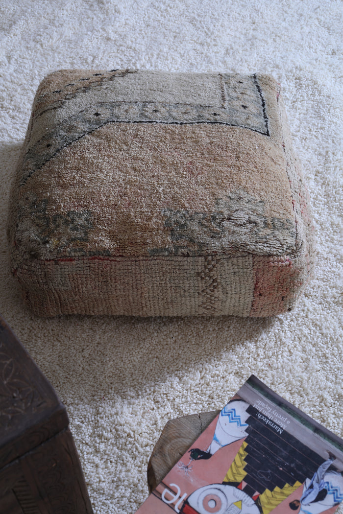 Moroccan kilim handmade ottoman old pouf - Moroccan kilim pouf